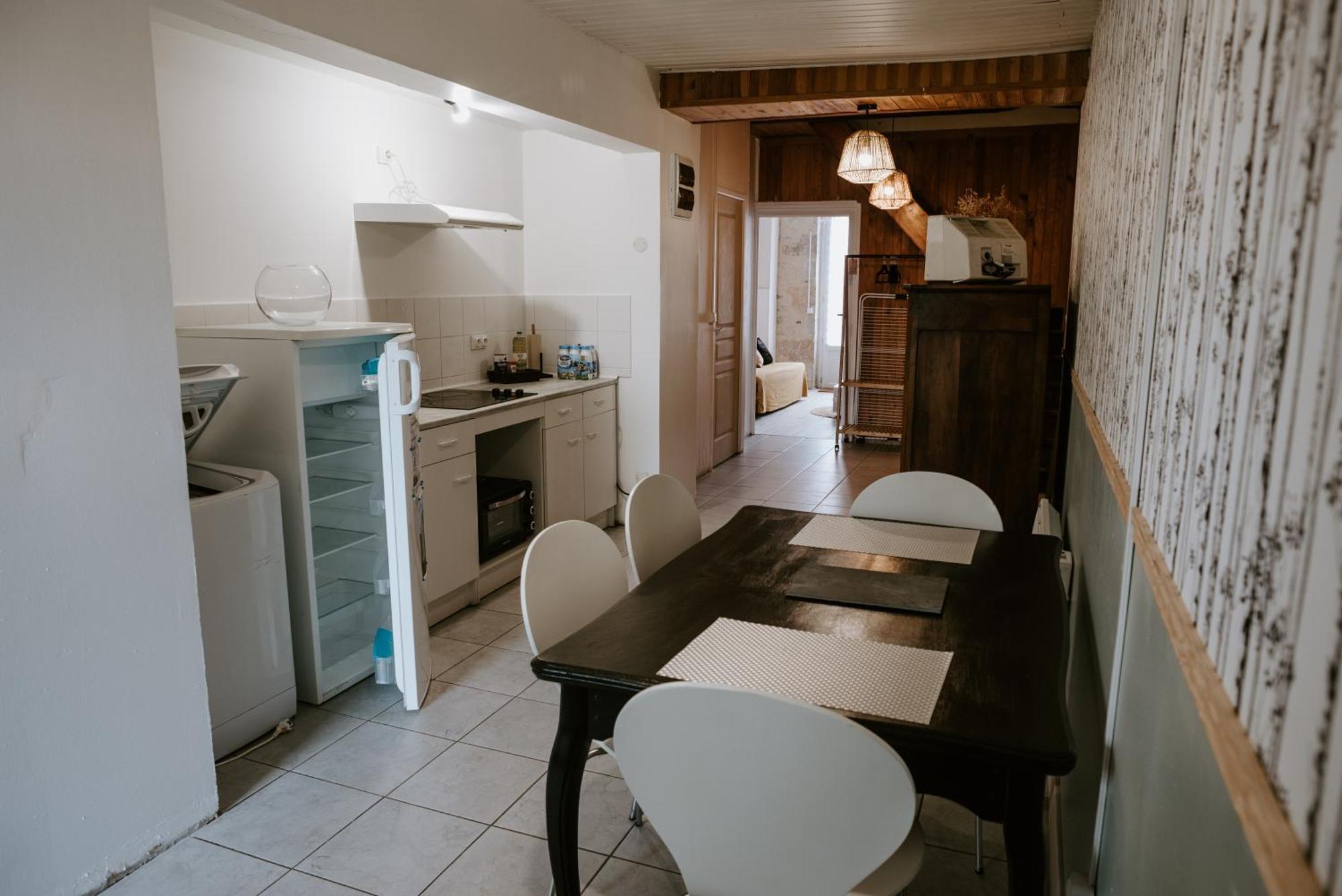 Saint-Meard-de-GurconStudio De Plain-Pied Avec Terrasse Et Jardinアパートメント エクステリア 写真